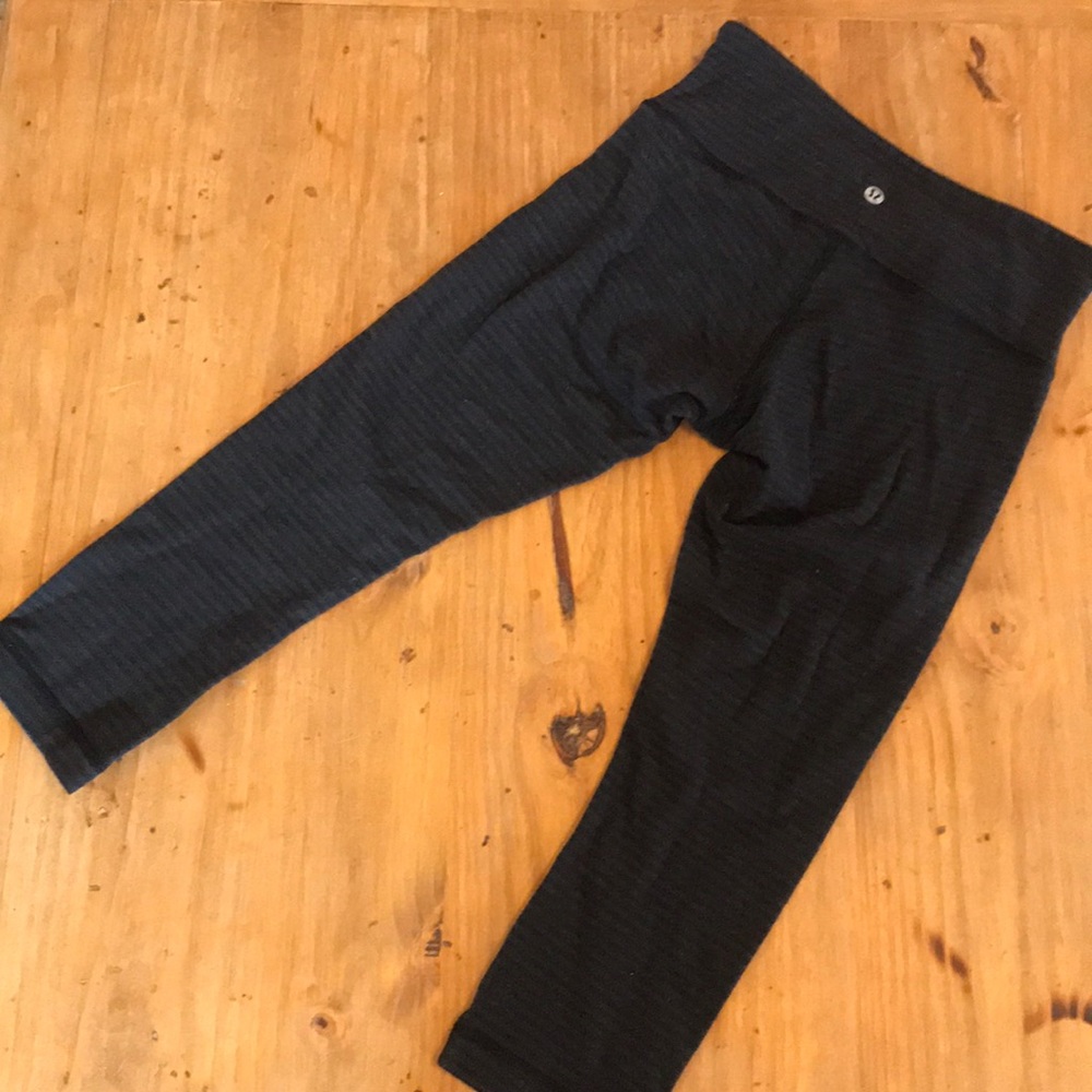 Lululemon Size 6 Striped Crops